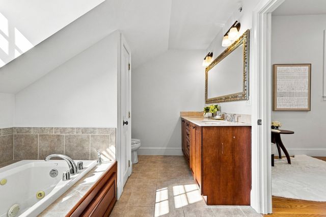 426 Main St 1, Waltham, MA 02452