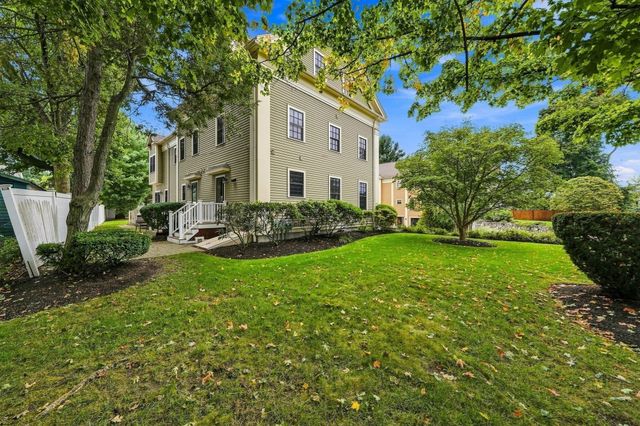 426 Main St 1, Waltham, MA 02452