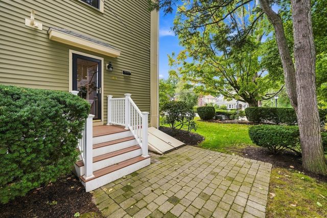 426 Main St 1, Waltham, MA 02452