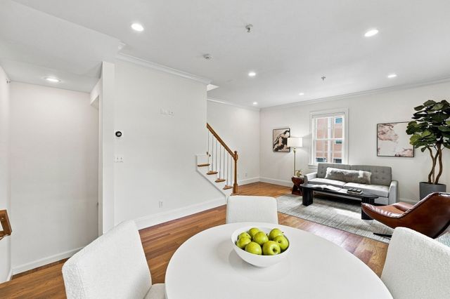 426 Main St 1, Waltham, MA 02452