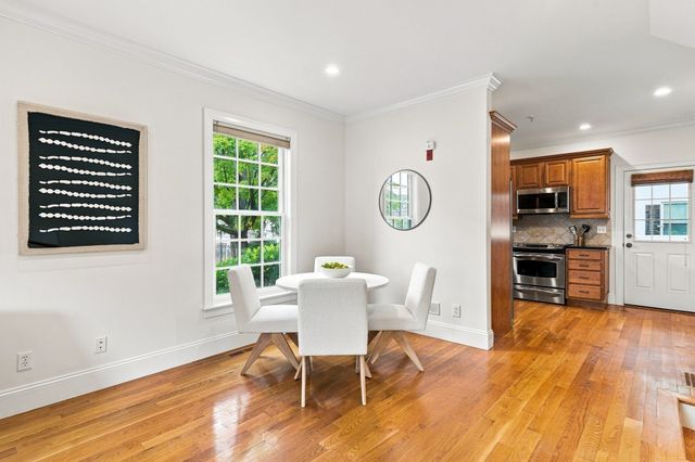 426 Main St 1, Waltham, MA 02452