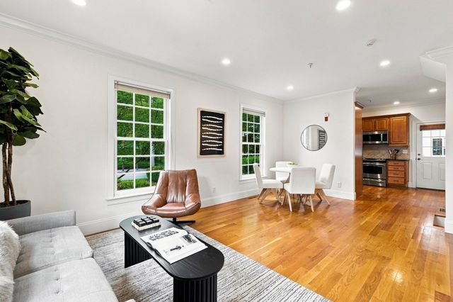 426 Main St 1, Waltham, MA 02452