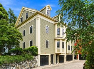 426 Main St 1, Waltham, MA 02452