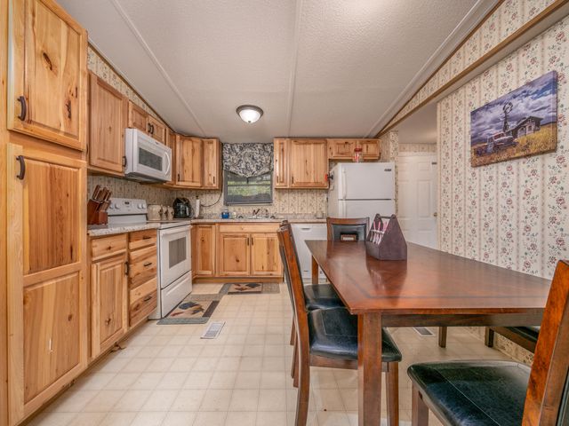 139 Robin Lane, Wellington, KY 40387