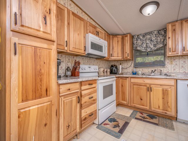 139 Robin Lane, Wellington, KY 40387