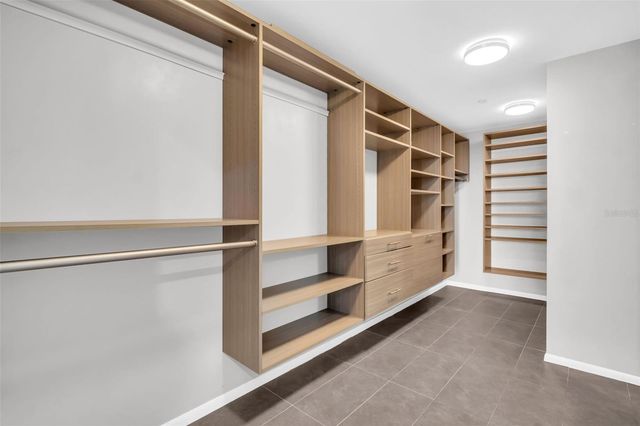 1 BEACH DRIVE SE 1910, St Petersburg, FL 33701