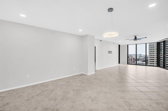 1 BEACH DRIVE SE 1910, St Petersburg, FL 33701