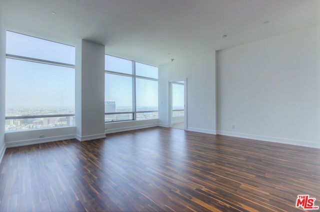 900 W Olympic Boulevard 39G, Los Angeles, CA 90015