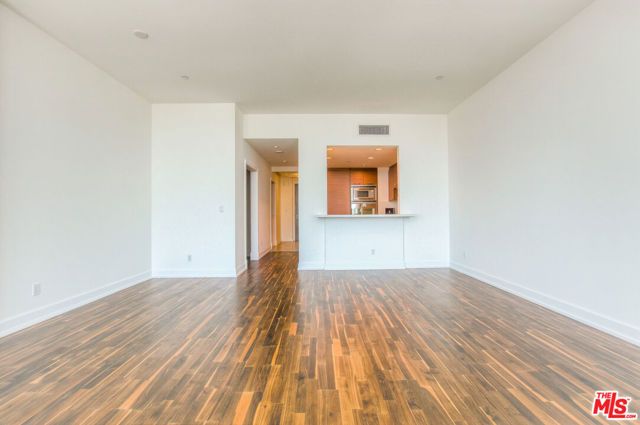 900 W Olympic Boulevard 39G, Los Angeles, CA 90015