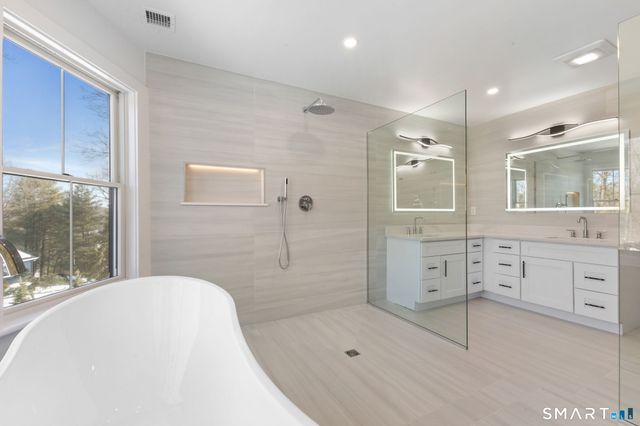 150 Wildwood Road, Stamford, CT 06903