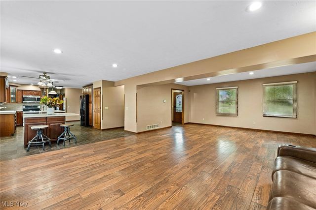 7686 Peck Road, Ravenna, OH 44266