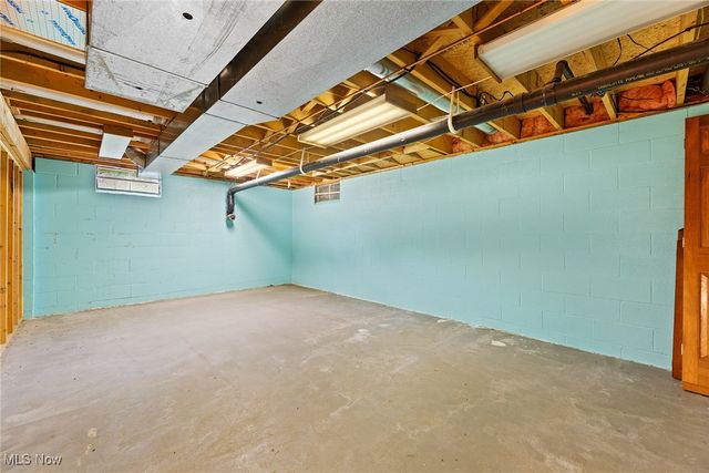 7686 Peck Road, Ravenna, OH 44266