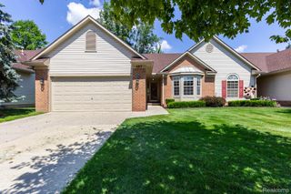 487 N Oak Drive, Commerce Charter Township, MI 48390