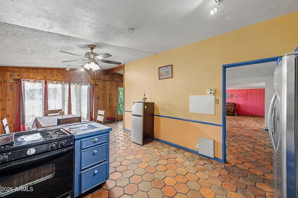 Image 13 of property listing at 1019 E NORTHVIEW Avenue, Phoenix, AZ 85020
