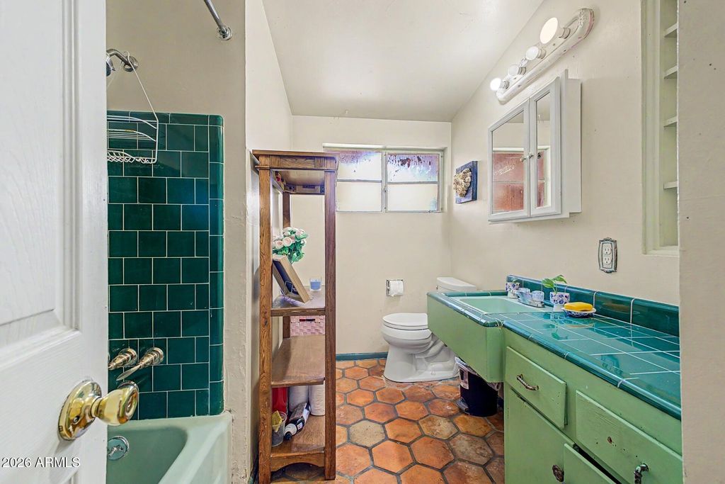 Image 23 of property listing at 1019 E NORTHVIEW Avenue, Phoenix, AZ 85020