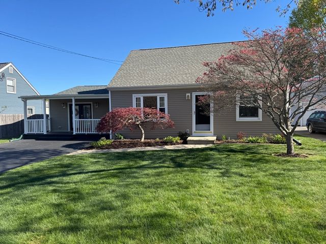 48 Fatima Dr, Bristol, RI 02809