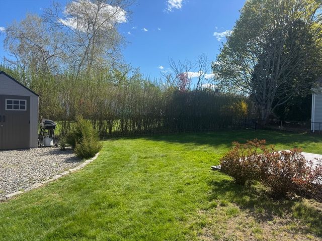 48 Fatima Dr, Bristol, RI 02809