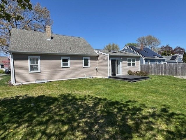 48 Fatima Dr, Bristol, RI 02809