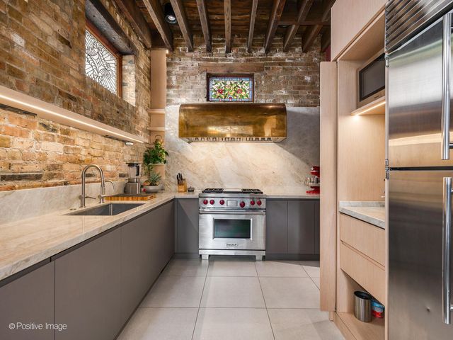 844 W ALTGELD Street, Chicago, IL 60614