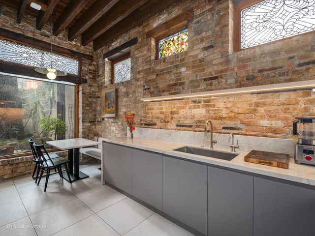 844 W ALTGELD Street, Chicago, IL 60614