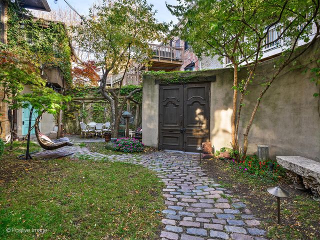 844 W ALTGELD Street, Chicago, IL 60614