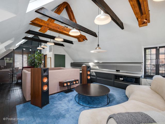 844 W ALTGELD Street, Chicago, IL 60614