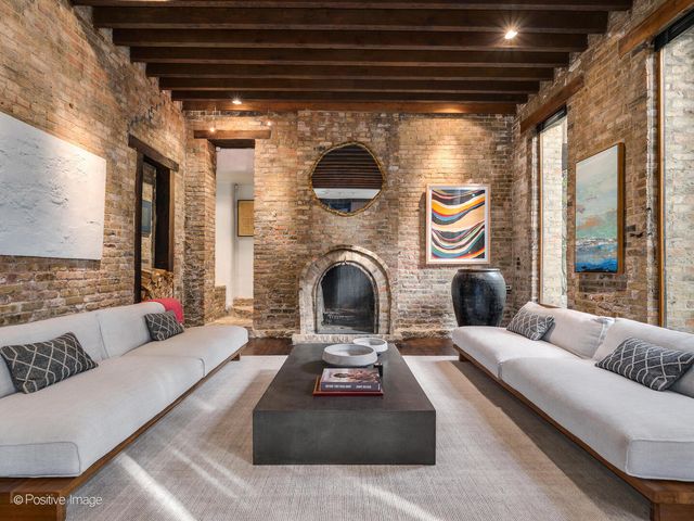 844 W ALTGELD Street, Chicago, IL 60614