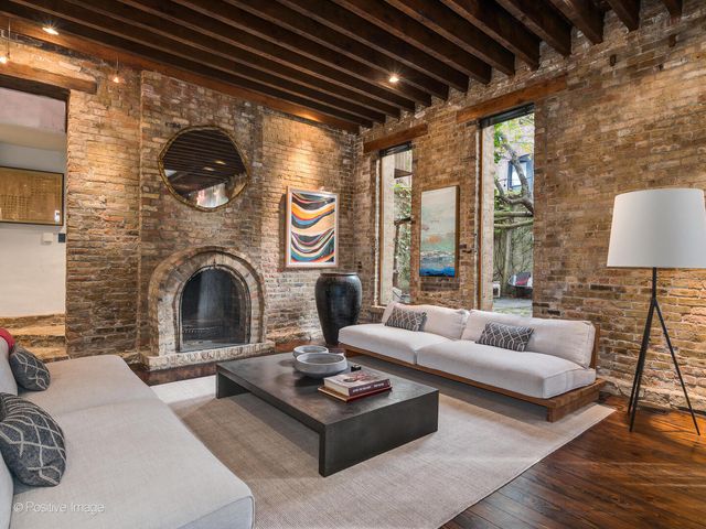 844 W ALTGELD Street, Chicago, IL 60614