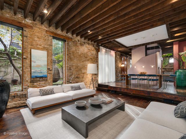 844 W ALTGELD Street, Chicago, IL 60614