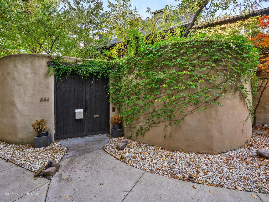 844 W ALTGELD Street, Chicago, IL 60614