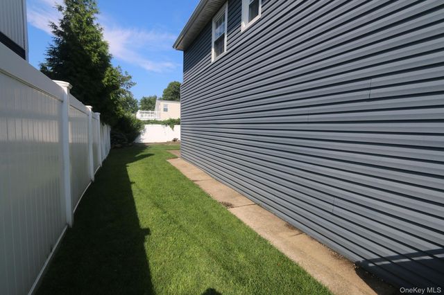 3260 Judith Lane, Oceanside, NY 11572