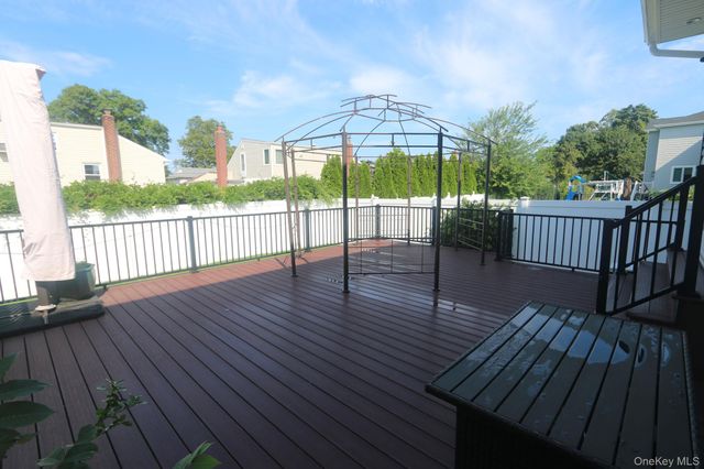 3260 Judith Lane, Oceanside, NY 11572