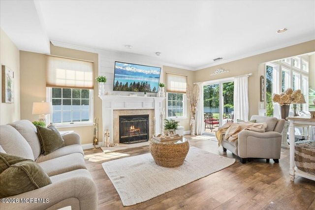 6 Bray Hollow Court, Freehold, NJ 07728