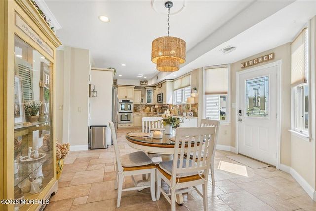 6 Bray Hollow Court, Freehold, NJ 07728