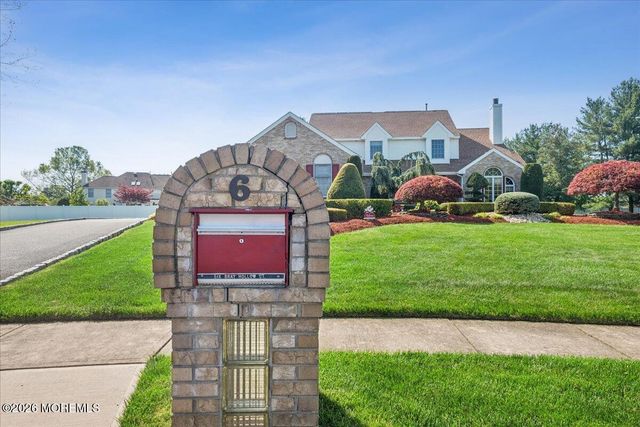 6 Bray Hollow Court, Freehold, NJ 07728
