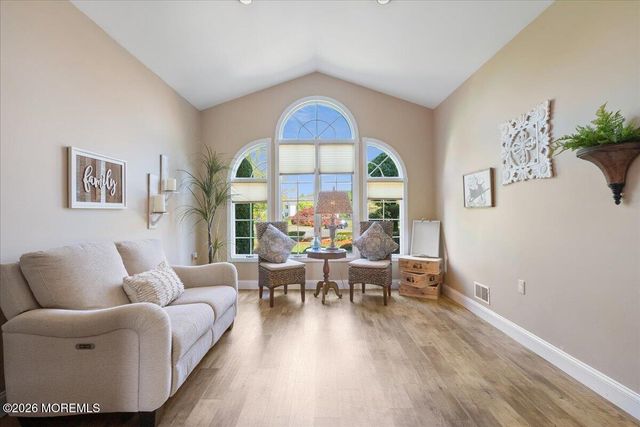 6 Bray Hollow Court, Freehold, NJ 07728
