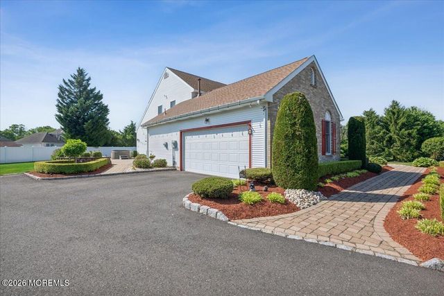6 Bray Hollow Court, Freehold, NJ 07728