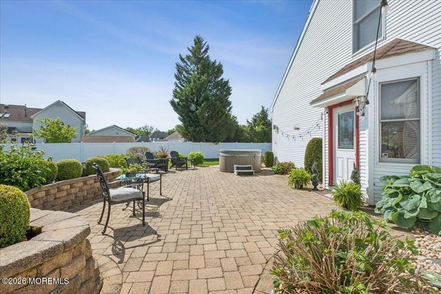 6 Bray Hollow Court, Freehold, NJ 07728