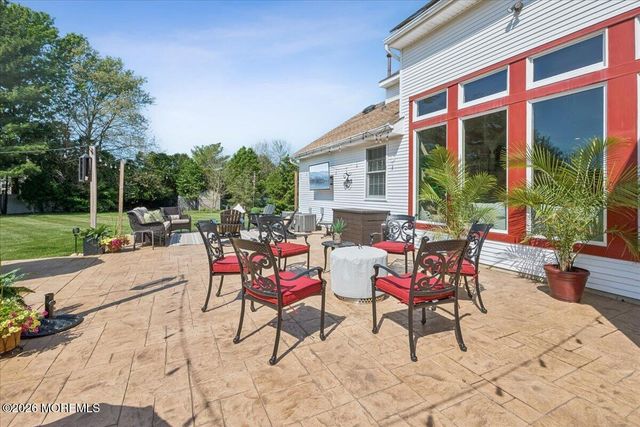 6 Bray Hollow Court, Freehold, NJ 07728
