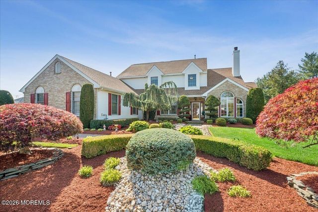 6 Bray Hollow Court, Freehold, NJ 07728