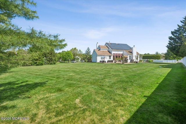 6 Bray Hollow Court, Freehold, NJ 07728