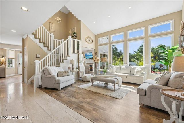 6 Bray Hollow Court, Freehold, NJ 07728
