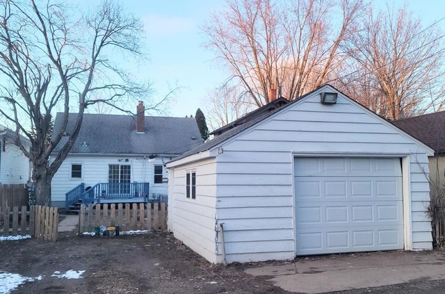 960 Geranium Avenue E, Saint Paul, MN 55106