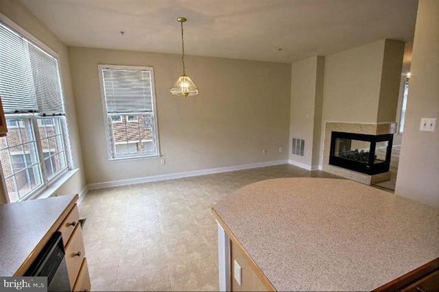 903 CRESTFIELD DR, Rockville, MD 20850