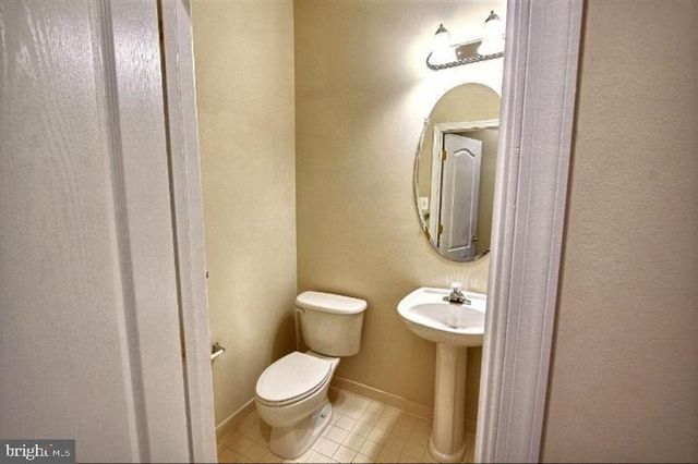 903 CRESTFIELD DR, Rockville, MD 20850