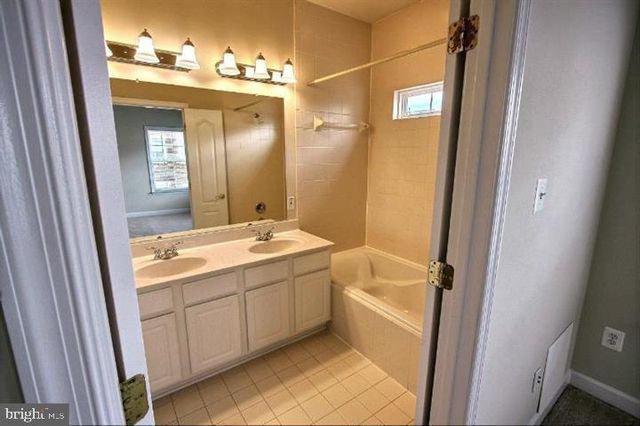 903 CRESTFIELD DR, Rockville, MD 20850