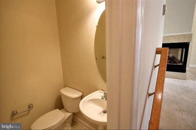 903 CRESTFIELD DR, Rockville, MD 20850