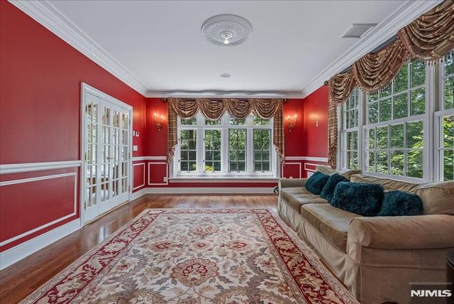 294 Oakwood Road, Englewood, NJ 07631