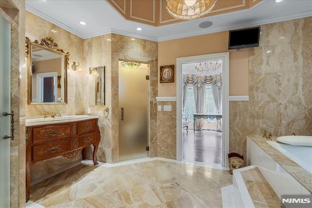 294 Oakwood Road, Englewood, NJ 07631