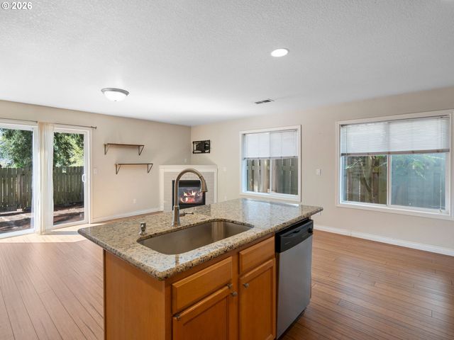 13422 Se HAROLD St 11, Portland, OR 97236